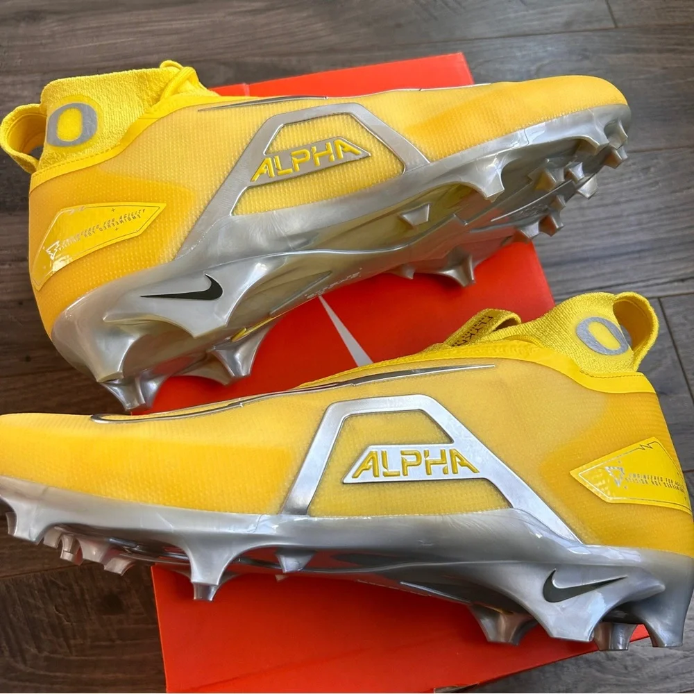 Nike Oregon Ducks PE Football Cleats Men’s 12.5 NEW